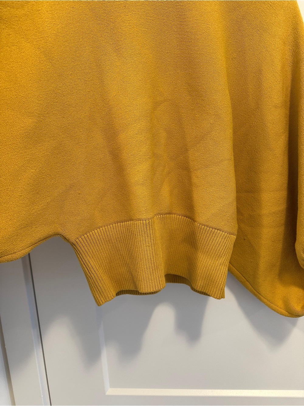 Aritzia Babaton Mustard Yellow Balloon Sleeve Sweater Size Small Women’s - Picture 3 of 8